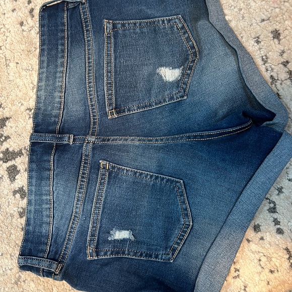 Short shorts dark blue with rips - Picture 2 of 3